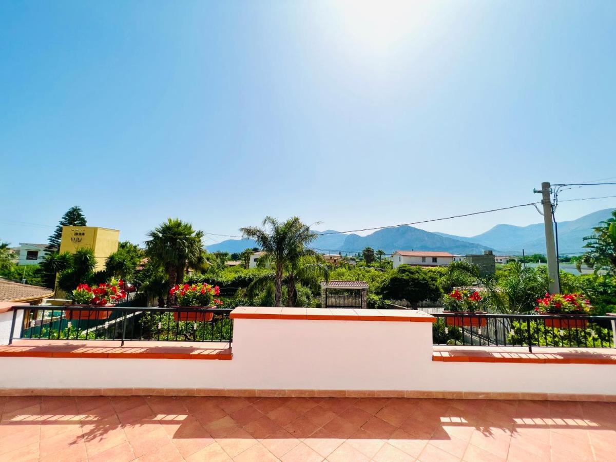 Villa Genova Карини Екстериор снимка