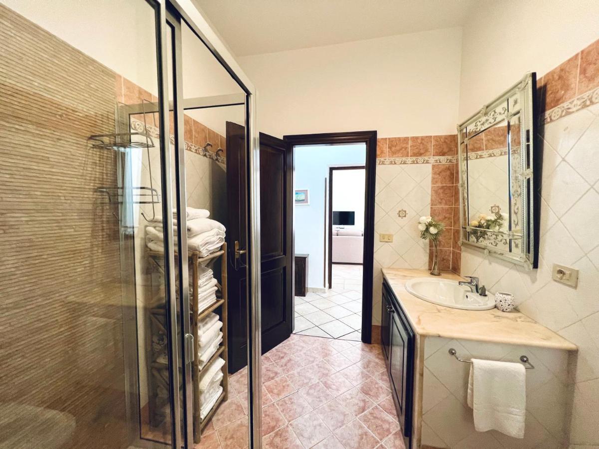 Villa Genova Карини Екстериор снимка