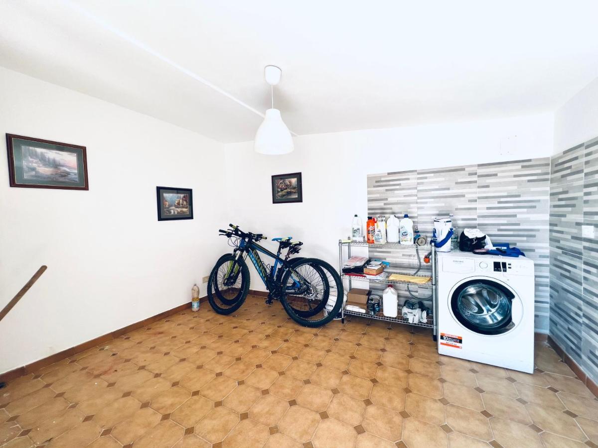Villa Genova Карини Екстериор снимка