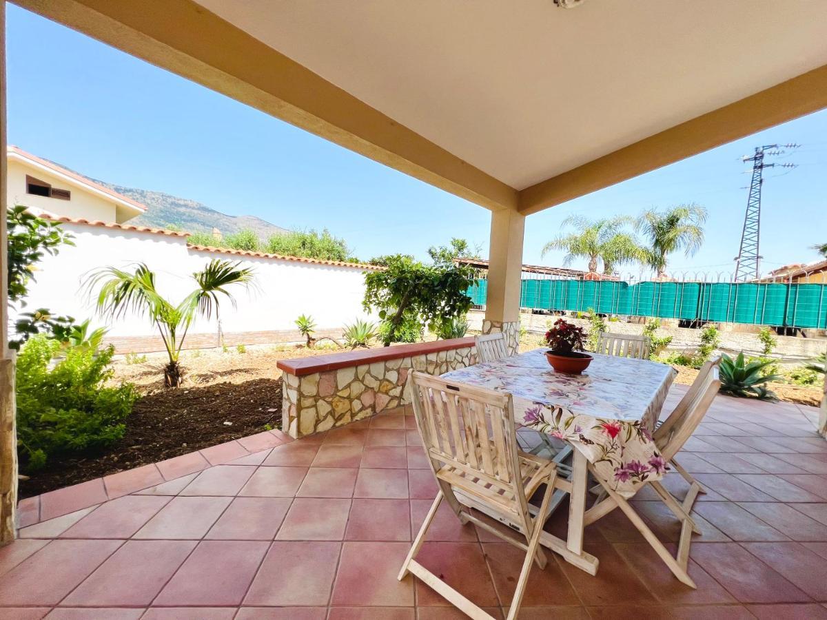 Villa Genova Карини Екстериор снимка