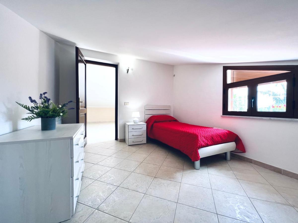 Villa Genova Карини Екстериор снимка