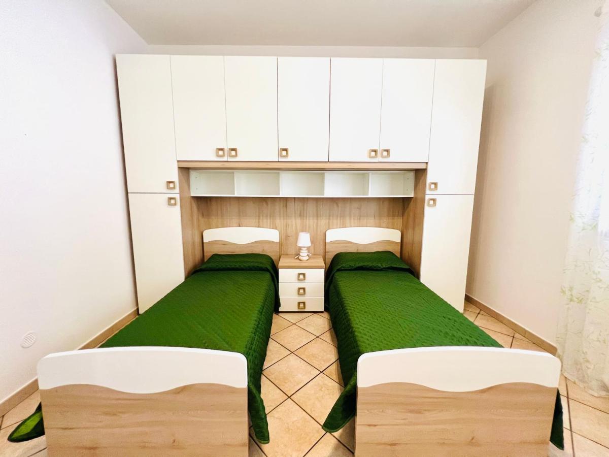 Villa Genova Карини Екстериор снимка