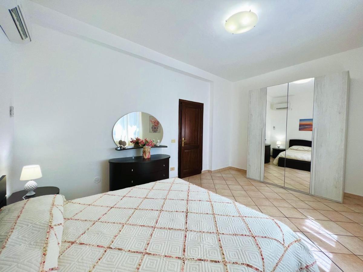 Villa Genova Карини Екстериор снимка