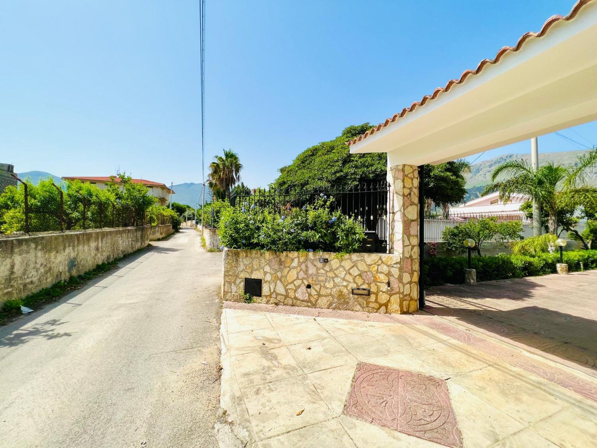 Villa Genova Карини Екстериор снимка